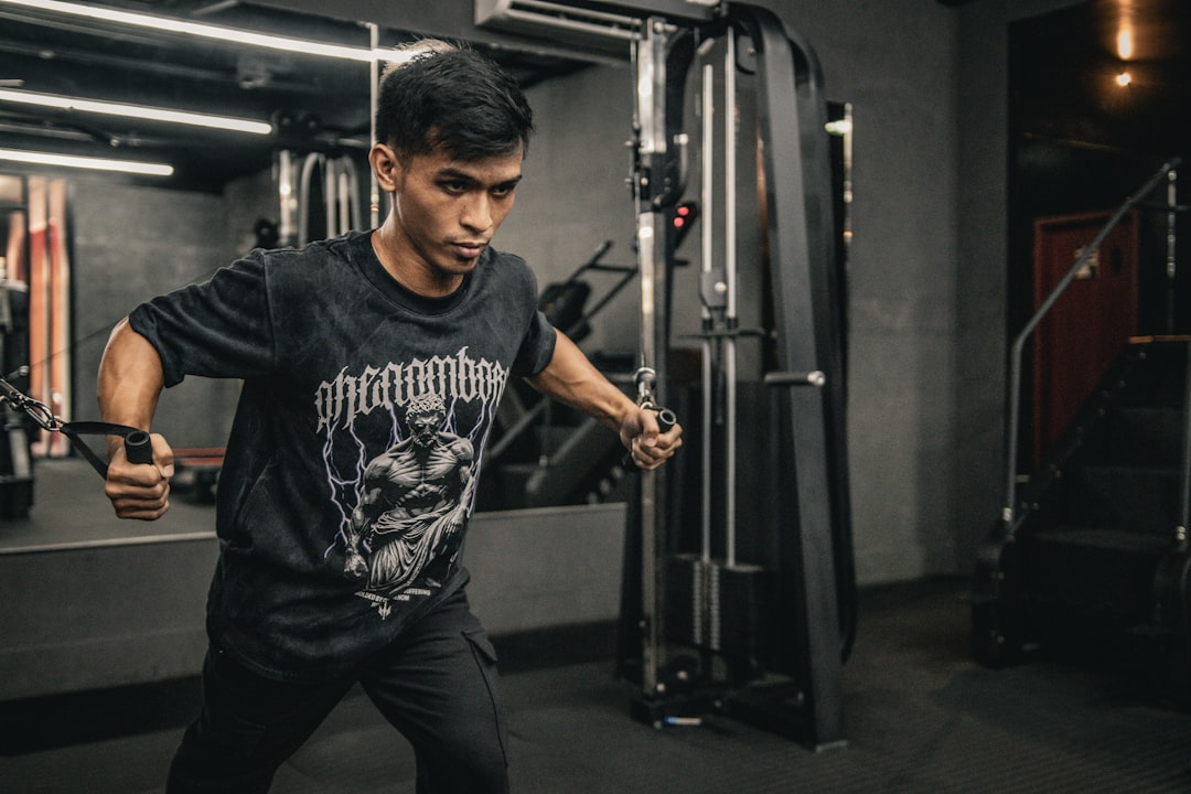 Cum să te antrenezi fără echipament